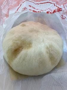 平和会館の豚まん エキナカ店