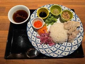 Asiantable WAKA-DORI 丸の内オアゾ