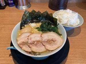 横浜家系ラーメン 町田商店 保木間店