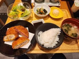 博多もつ鍋やまや 新宿マインズタワー店