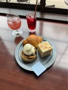 1110CAFE/BAKERY