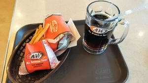 A&W マリンタウンあがり浜店
