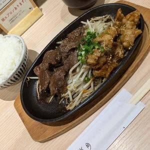 鉄板ホルモン蟻月 東京駅店