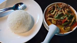 タイレストラン＆スナック サワディー