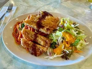 マルカンビル 大食堂