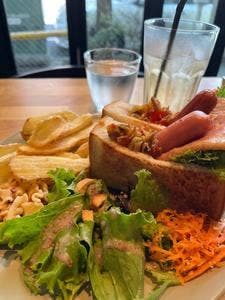 Toaster! Bread Cafe & Champagne Bar