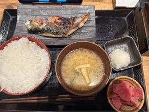 炭火焼干物定食 しんぱち食堂 天神橋筋6丁目店