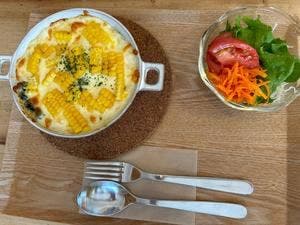 CAFE YOMU