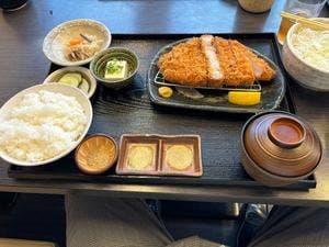 とんかつ みくりや