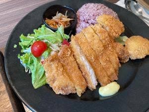 鉄板ステーキ&馬しゃぶ 二巴