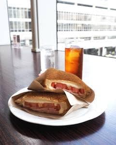カフェ ド エルテ ホテルクリオコート博多