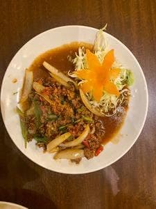 新宿西口ガパオ食堂