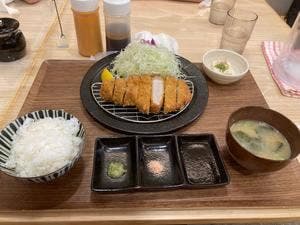 ロースカツ定食 修