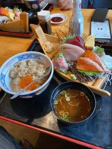 鮨 酒 肴 杉玉 西中島南方