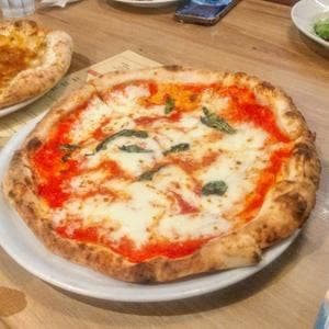 DUMBO PIZZA FACTORY 横浜