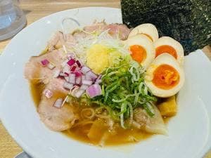 濃厚しょうゆラーメン フラワー