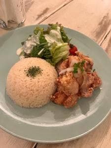ROOMS CAFE 横須賀中央