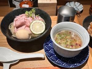 おダシと銀しゃり 中華そば 新た