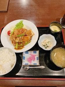 ももどり駅前食堂