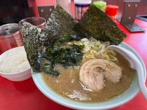 とんこつラーメン 松平 六浦店