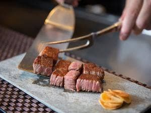 鉄板ステーキ Atout 堂島