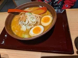 札幌味噌ラーメンアウラ 横浜駅西口パルナード店