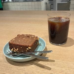 BLUE BOTTLE COFFEE 銀座カフェ