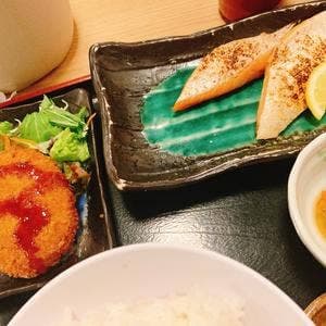 生本まぐろ へぎそば 炉端焼 魚然