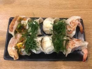 ブンブン餃子 草加本店