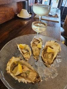 牡蠣と塊肉が美味しいお店 産直酒場北の国バル 赤羽店