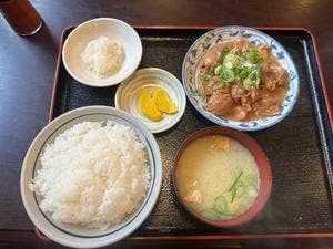 かつ美食堂