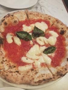 ピッツェリア カポリ