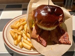 THE BURGER HOUSE 並木店