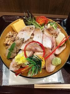 海鮮丼 ゆたか水産