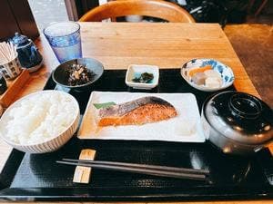時たらず
