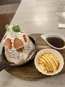 Cafe&Bar 路地裏カフェ 千葉店