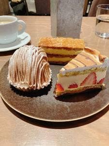 お菓子の家 エミリー・フローゲ