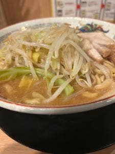 ラーメン豚山 十三東口店