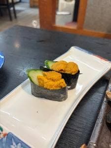 松すし鶴ヶ丘駅前