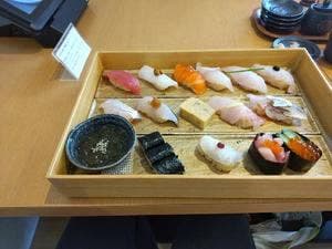にぎり塚本鮮魚店