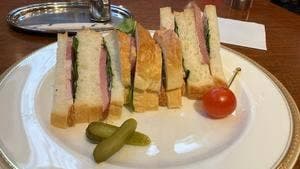 銀座トリコロール 本店