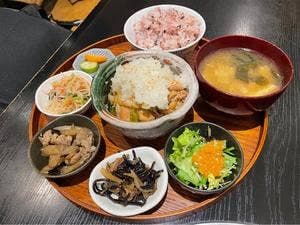 ウチノオカン〜野菜と麹の優しいお店〜