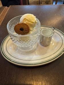 Tsûjî coffee and rice bagel