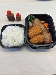 洋食 Quattro JR灘駅店