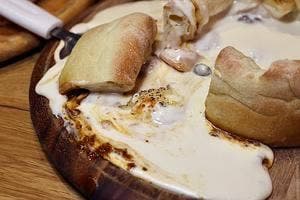 Meat and Cheese QUATTRO TABLE 名古屋駅前店