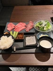 和牛焼肉 やくにく 路地裏