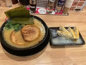 横浜家系ラーメン 有楽家 共和店