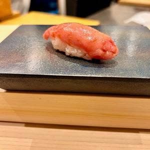 すしさとる