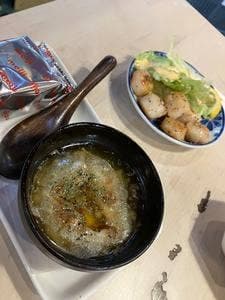 立ち飲みバル タッタシーテ
