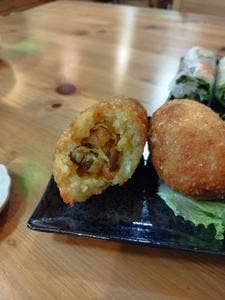 ベトナム料理 BOM QUAN